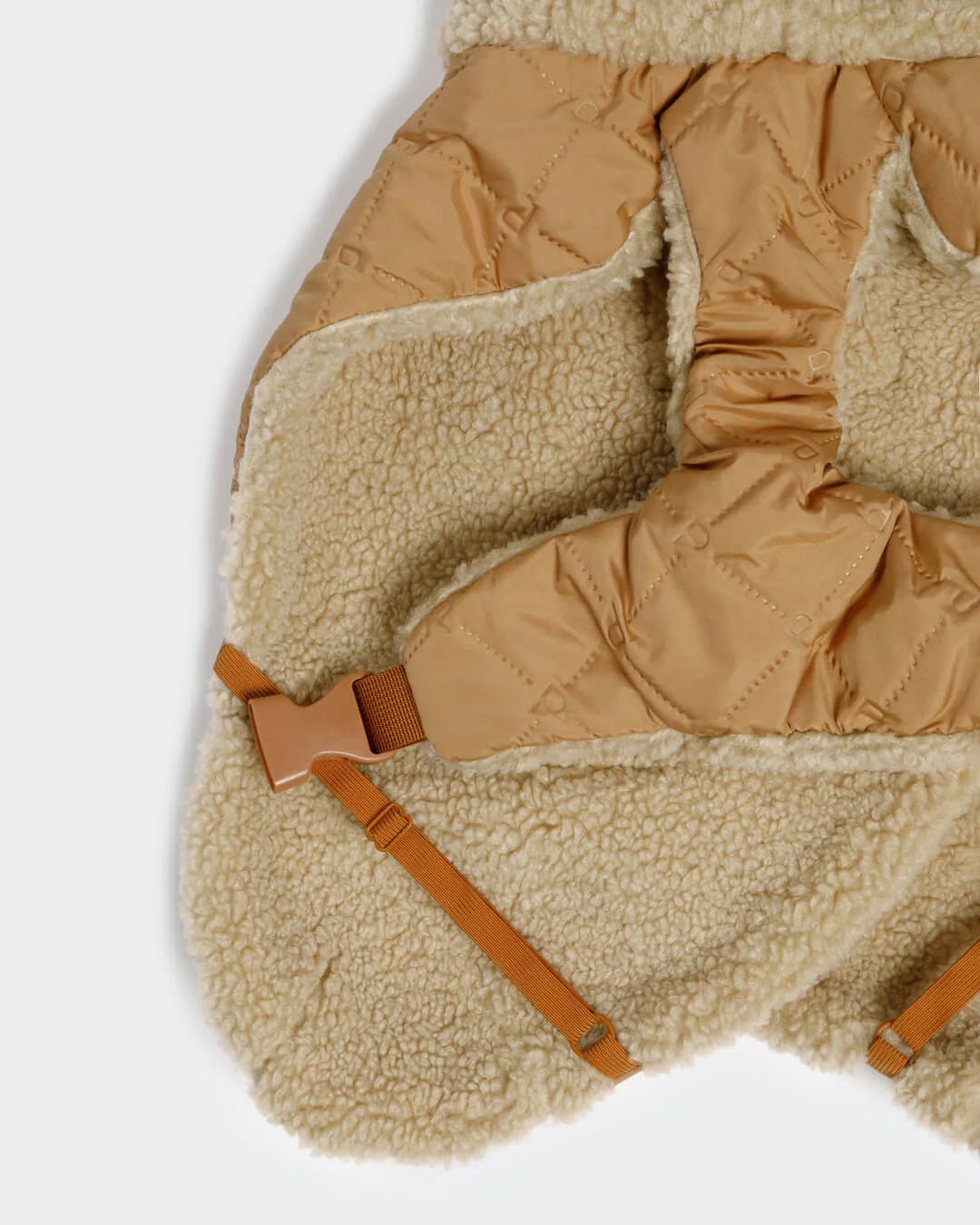 PAIKKA Quilted Sherpa Hundejakke Camel - HappyPuppy.dk